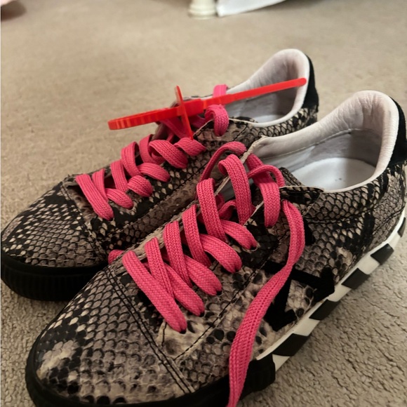 Off-White Sneakers - Picture 2 of 4